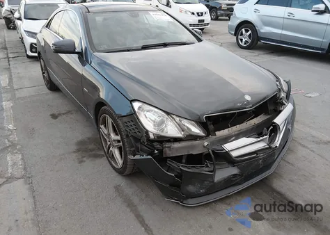 2012 Mercedes-Benz E 350 z USA, uszkodzony, nr VIN WDDKJ5KB1CF163698